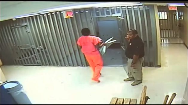 BET's tweet photo. Family of #SandraBland is suing Texas for wrongful death in traffic arrest http://t.co/aMh2Eawcs7 http://t.co/OAgaonDSLA