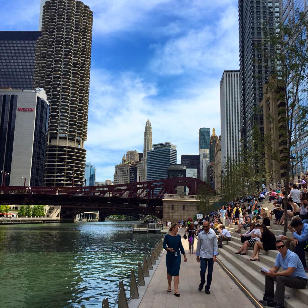 synchology's tweet photo. Lunch. Riverside. #summerinchicago http://t.co/Vsq3mPBZ3A