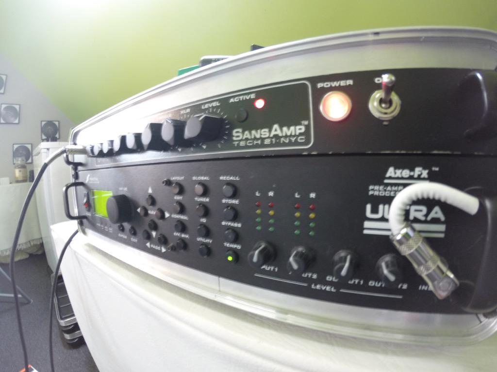 7hzAudio's tweet photo. Tone Zone #axefxultra #sansamprbi http://t.co/7WoAFvJZJs