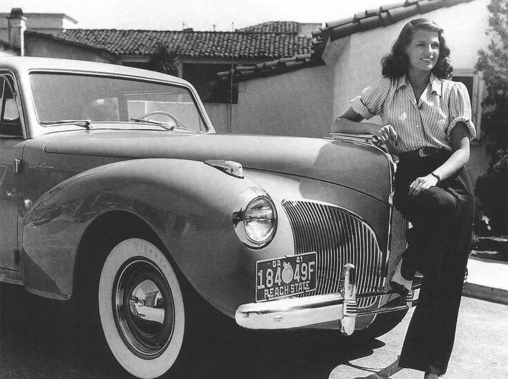 This is What Rita Hayworth and Lincoln Continental Looked Like  in 1941 