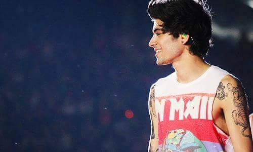 as_america's tweet photo. Canela pasión soltero?🙌🙌🙌🙌
#ZaynMalik http://t.co/mFQL8ygbNU