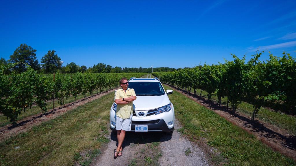 theplanetd's tweet photo. Dave's takin' a break from exploring Niagara's wine country with @ToyotaCanada #Rav4Limited http://t.co/vRD1q546Ig