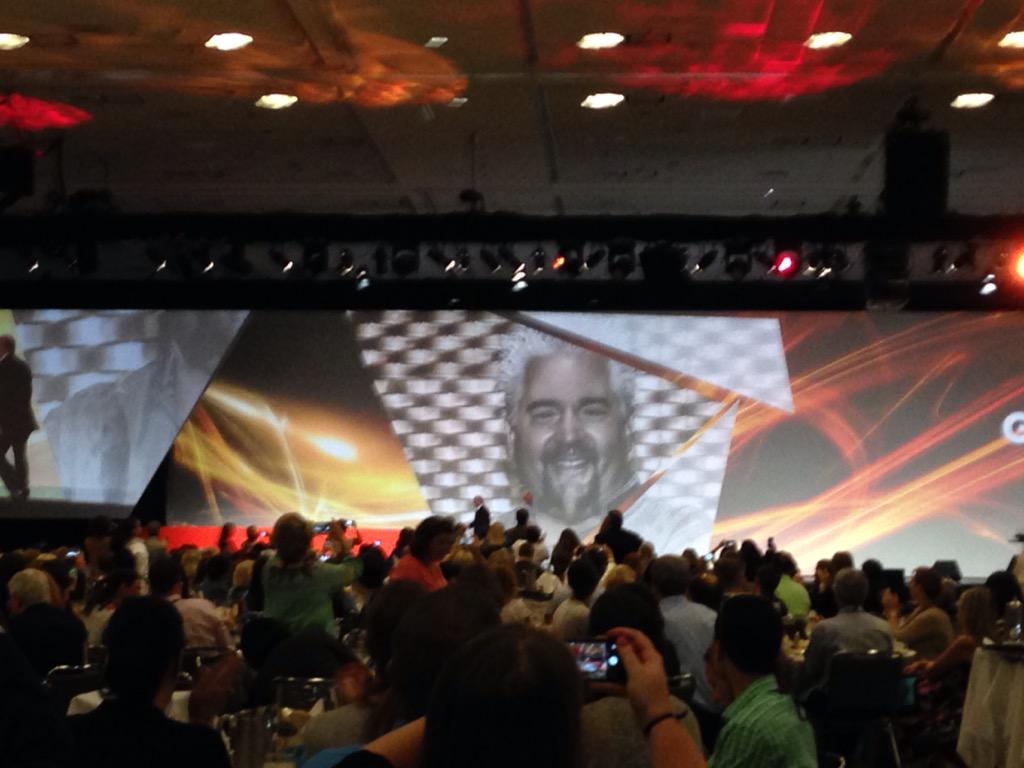 asixie's tweet image. Enjoyed the tuna tot!  Thanks @GuyFieri #WEC15