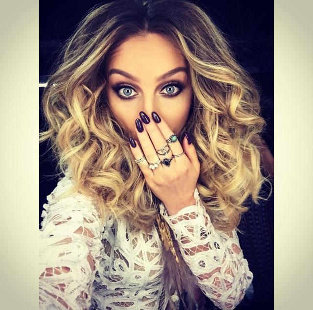 houseofscorpio's tweet photo. What a gorgeous brave and strong young woman #RespectForPerrie #PerrieIsStrong #MixersAreHereForPerrie http://t.co/yUe7KBg4mY