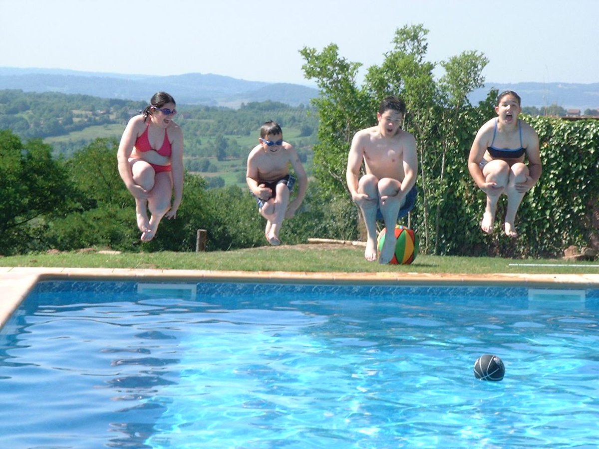 bluewaterspools's tweet photo. Jump Towards A Happy Tuesday! #bluewaterspoolservices http://t.co/8uR1vzUDST
