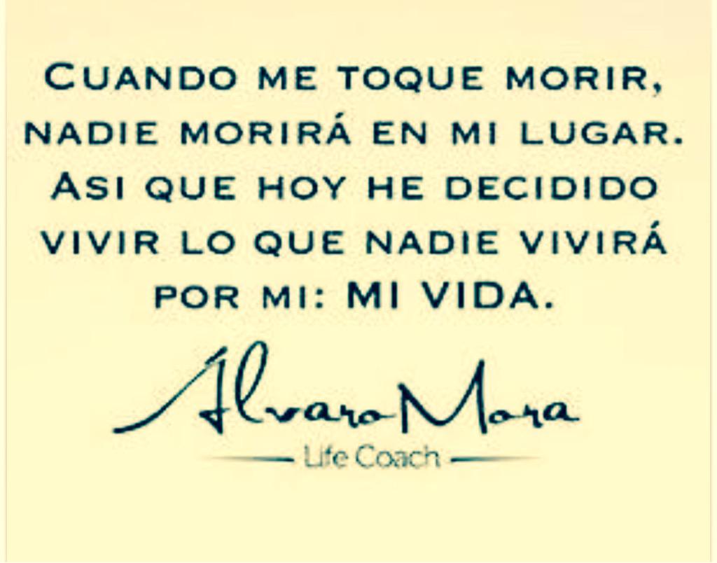 cazorla599's tweet photo. 🙋🏽👋🏼😴 http://t.co/CNxvCupbqT