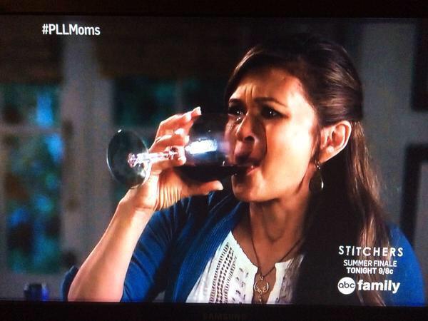 htttplovato's tweet image. eu me preparando pra ver o próximo episódio terça feira  #PLLProm