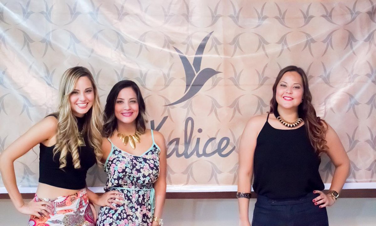 KaliceVE's tweet photo. Soñamos con este día y lo hicimos realidad. #KiversaCollection es el fruto de trabajo y esfuerzo. #ShowroomParty http://t.co/mjJ7zA8Vbs