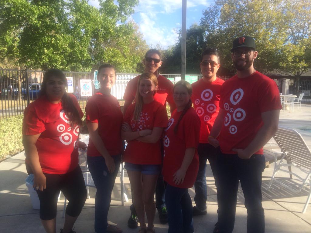 danid4target's tweet photo. #D246NNO #bestteaminretail @AB3Aaron http://t.co/FOjs2O3Dpy
