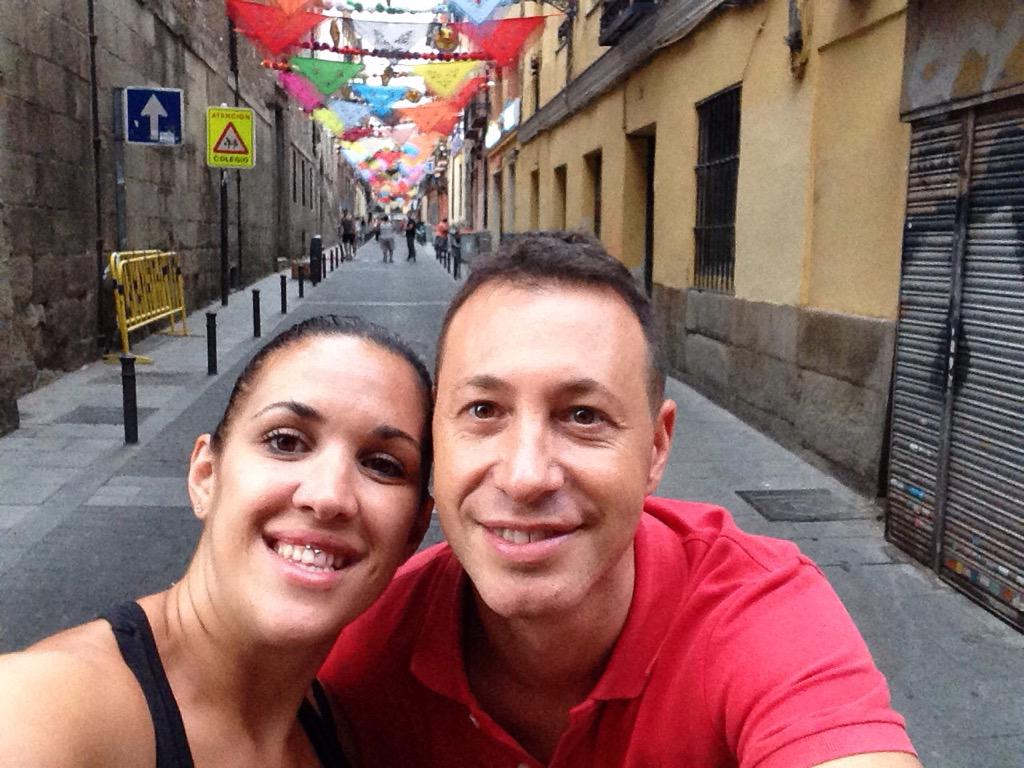 pucherete75's tweet photo. Vamos a disfrutar de las fiestas de #SanCayetano #calleoso @sol_mar84 @MADRID @jmcentromadrid http://t.co/uJpN1qF9VX