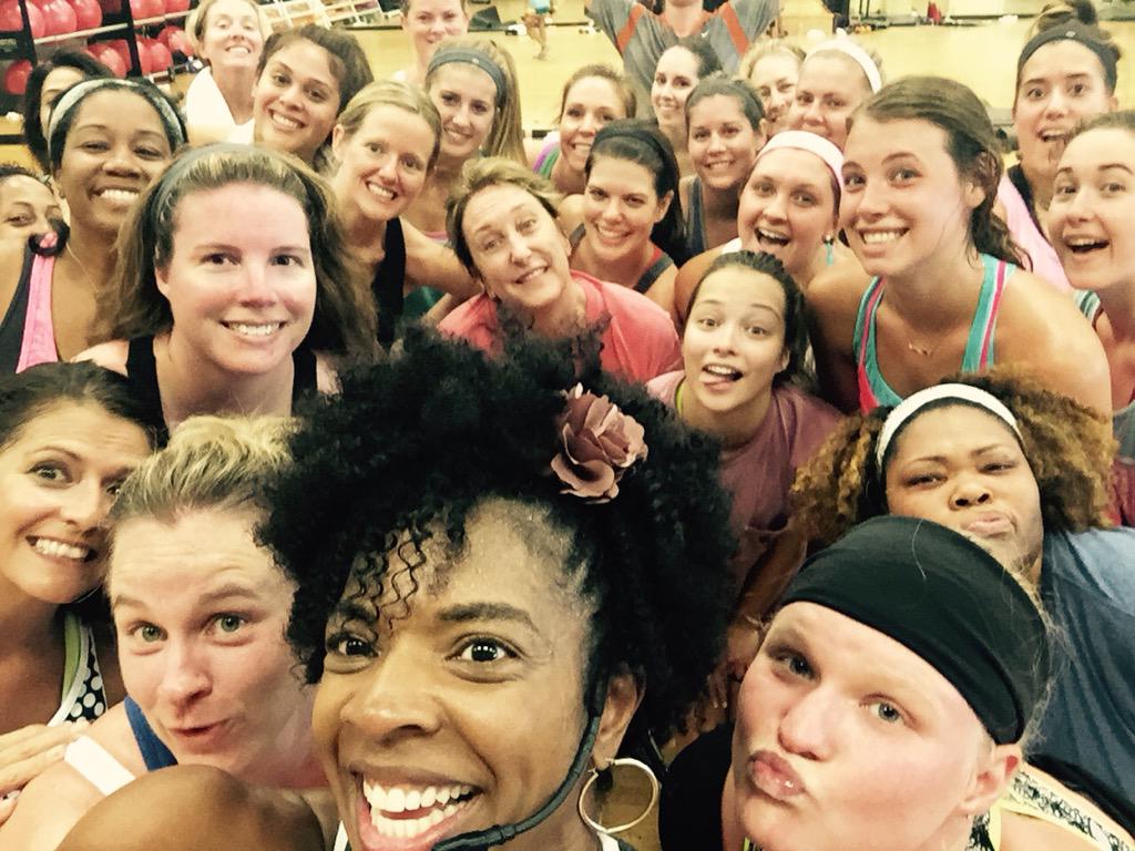 SBTamara's tweet photo. Sculpt&Groove divas killing it! A packed house at lunch. #lifetimefitness #featureclass http://t.co/VQvoCWMbZU