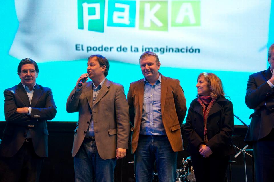 joselepere's tweet photo. Agradecemos al ministro de Educación, @AlbertoSileoni, por haber traído tanta alegría a padres e hijos d #AlteBrown http://t.co/zudF3LtcvN