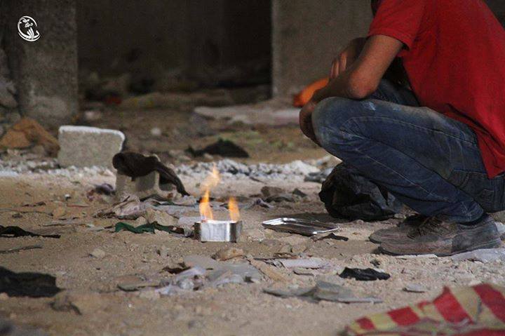 LydisDeckers's tweet photo. :( "@RevolutionSyria: Sterilising medical instruments under Assad’s siege in #Daraya #Syria http://t.co/wIAu6cQOjA” #StopAssadNOW