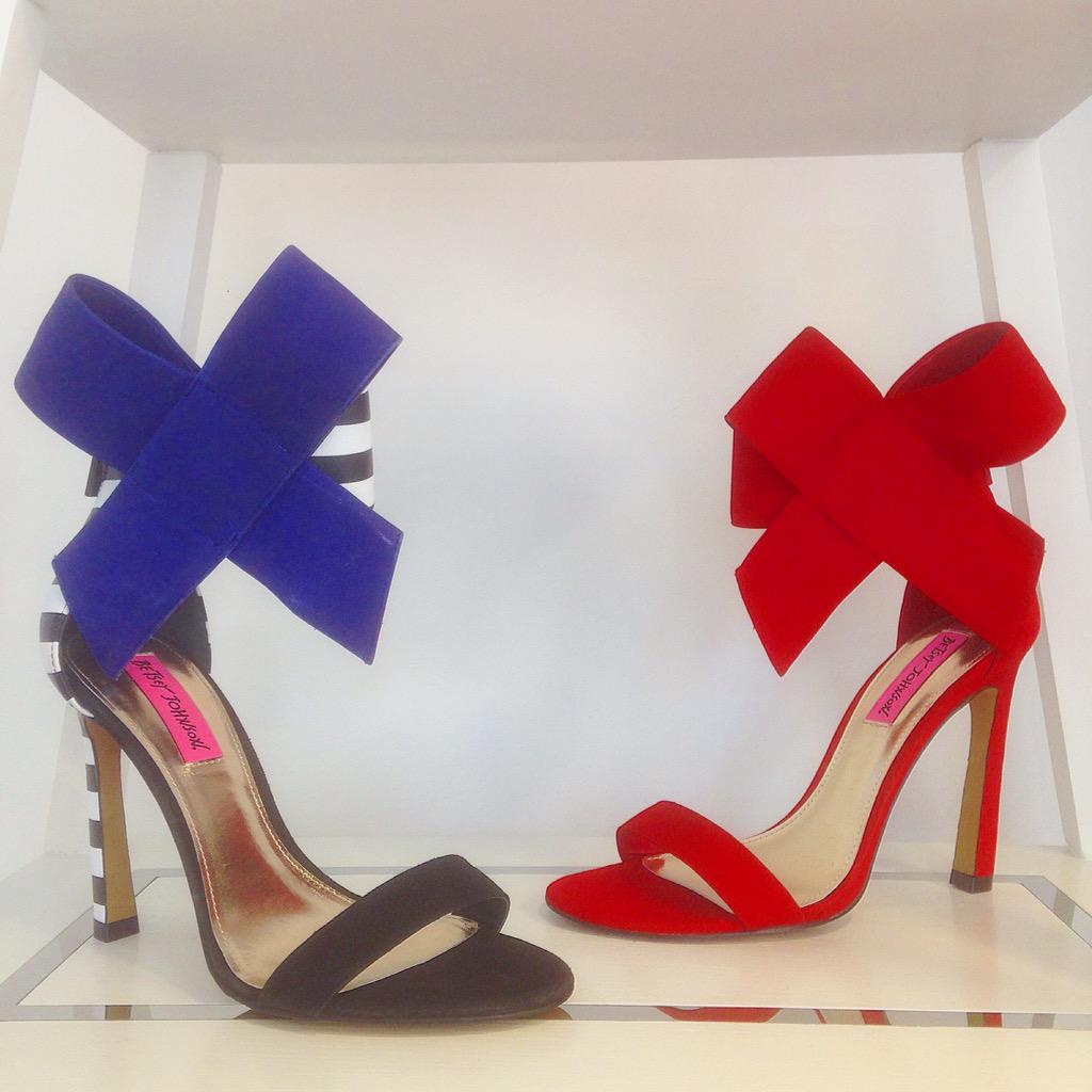 xoBetseyJohnson's tweet photo. Color me happy! There's new Betsey Bow shoes for you!  @Dillards 
😍👠👠🎀💙❤️ XoX💋💋👉http://t.co/EjvQBSFzDv http://t.co/ZjduT64wFf