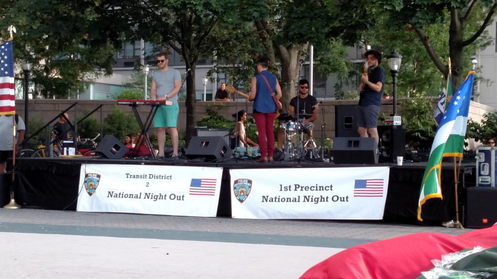 NYadultprograms's tweet photo. #nationalnightout @NyackCollege Beautiful night, beautiful people. @NYPDnews http://t.co/S3GA0N9Fm9