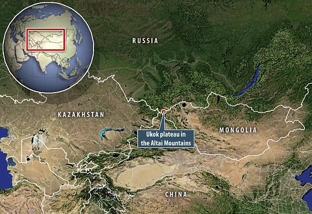 Who made Siberia's ancient animal rock carvings 10,000 years ago? #whyAltai #Siberia buff.ly/1IEjbSS