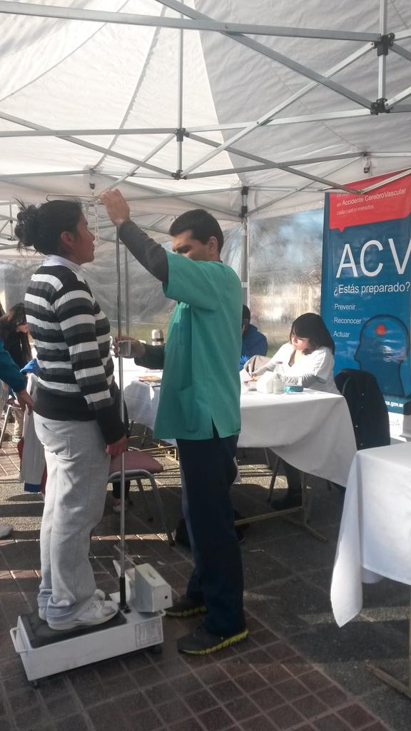 CooperativaMza's tweet photo. La #PlazadeServicios acercó trámites y servicios a vecinos de #Tupungato @MarceloCostaMza @tatimussato http://t.co/PeDMHRWiJF