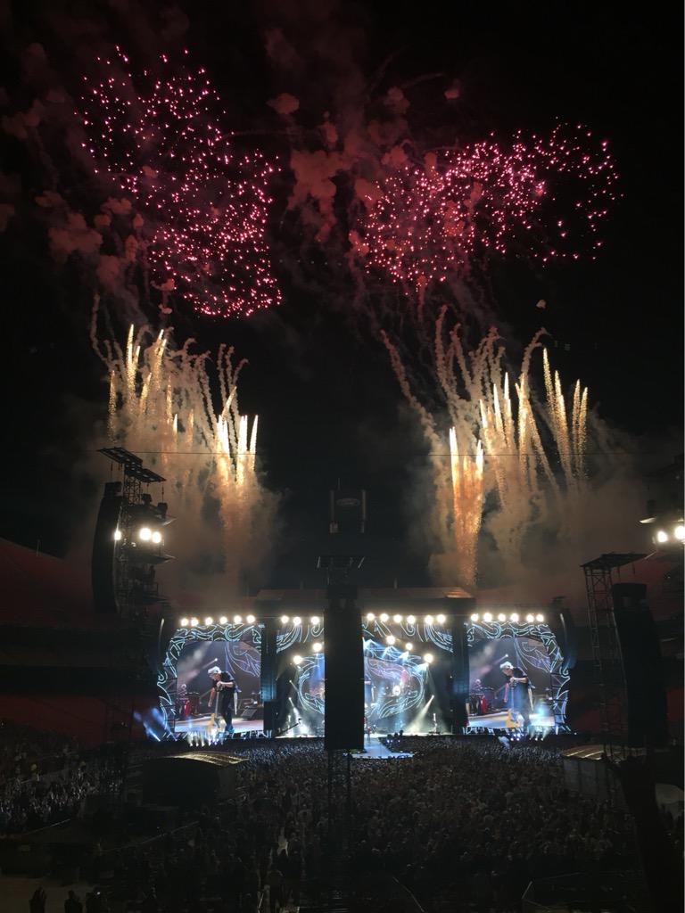 averyglover's tweet photo. take me back:-( #StonesKC http://t.co/SFbKOiGVBO