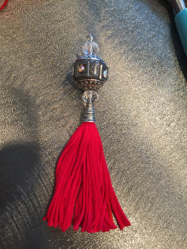 DawnHillDesigns's tweet photo. RT @rscottjewelry: New red tassel!#tasselmaking #weekendfun #handmadejewelry http://t.co/CuurV7xH42