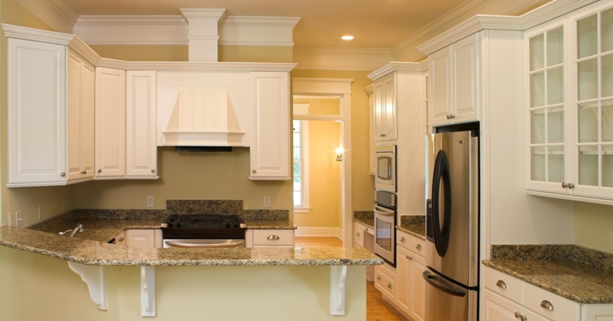 AustinAmerican's tweet photo. Crown molding dresses up any room. Try adding it to your cabinets for extra detail: https://t.co/RfK31PMVn8 http://t.co/0ml5warn2l