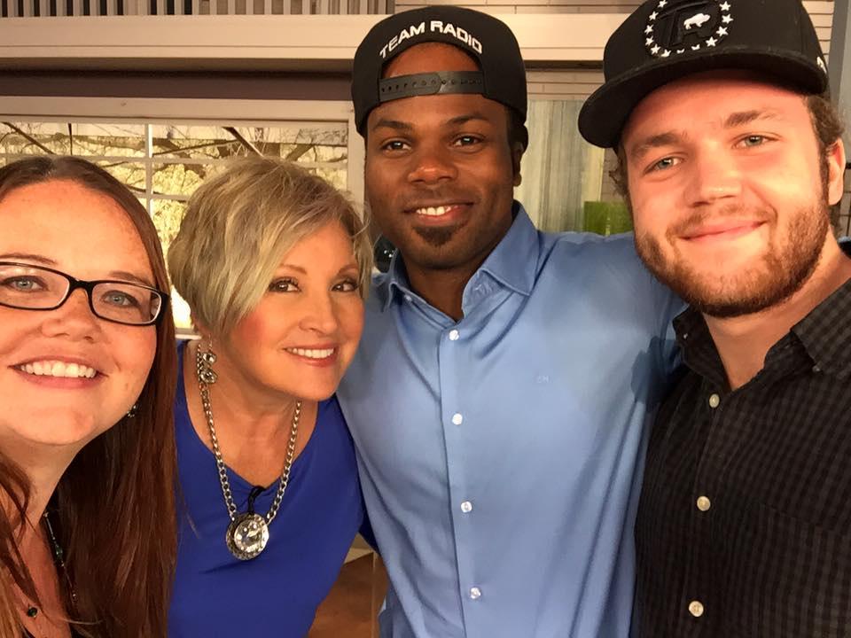 chaehawk's tweet photo. We did good on tv this morning thanks to the lovely and talented @LindaAMBuffalo #TEAMWORK2015 http://t.co/P5qM68kxrn http://t.co/hsSC4lgDjx