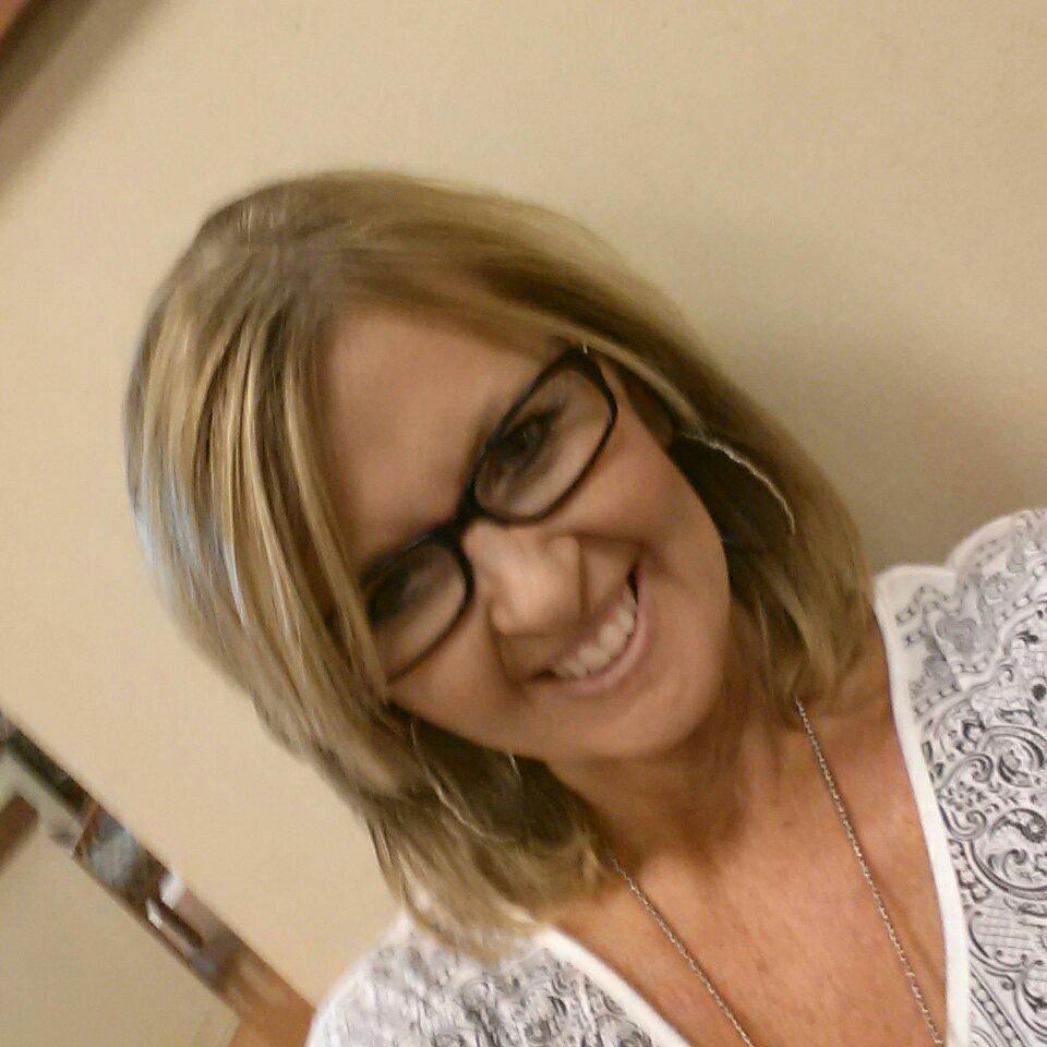 KentuckySuzanne's tweet photo. New glasses Don' t wear them.all the.time and I love  these but I look a little nerdy!! Lol  #nerd #canseeagain http://t.co/1X8Htyxi7h