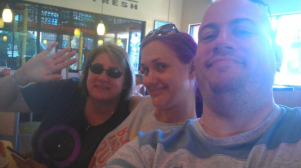 Gettysburg7's tweet photo. Post @DelTaco happiness with @Rianne1134 @TerilynnS #STLVRoadtrip http://t.co/TfiUEZ8jXn