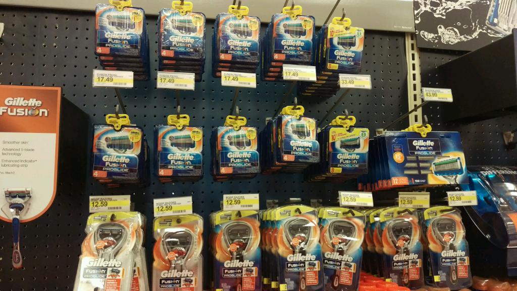 CaitfromTarget's tweet photo. Piloting the new razor Autopeg Tags at T1502! Full and protected on the floor. #G295 #D208 #T1502 @831Larry http://t.co/08UNxuaab5