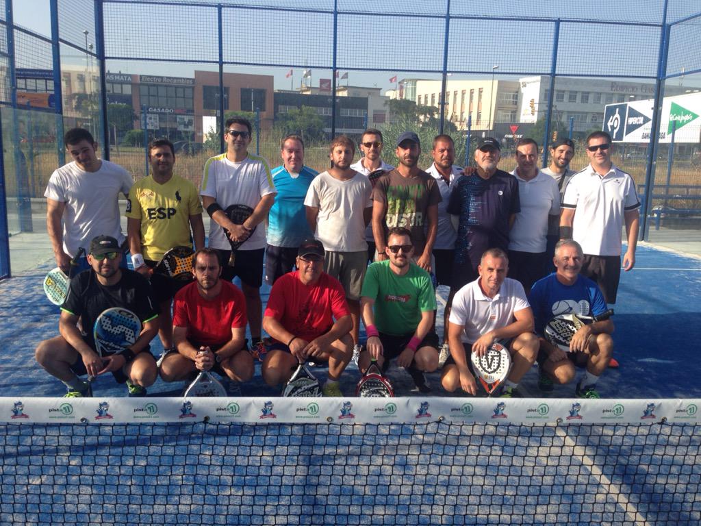 noelialunagarci's tweet photo. @FantasyPadel Pull martes x la tarde Masculina http://t.co/NDuV5XIzgM