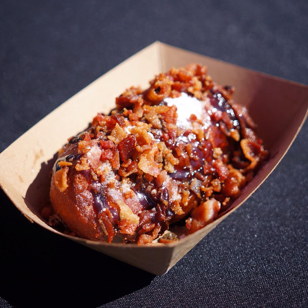 TheOffalo's tweet photo. #Bacon! #Beer! My recap of @BigBiteEvents' #BaconFest: http://t.co/CtyaeO6UPA. #BigBitesBaconFest #LongBeach http://t.co/ag7WAE7Qil