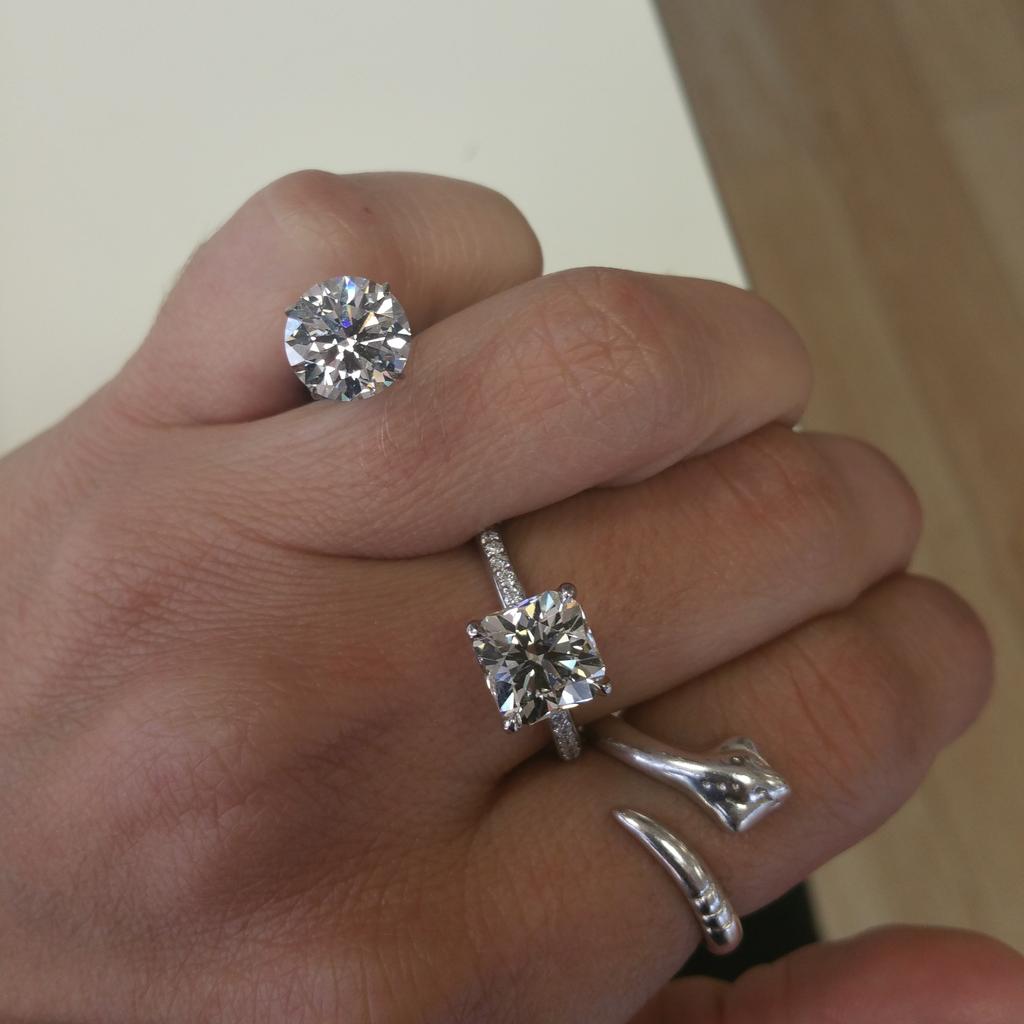 saltandstone's tweet image. It's a lot of sparkle to handle, but we think we'll manage. #diamonds #heartsandarrows #evolutionoflove