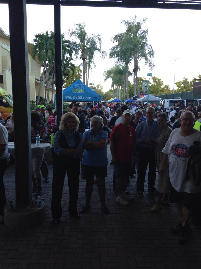 DelrayBeachPD's tweet photo. The tennis center is overflowing! #DBNightOut #NationalNightOut http://t.co/I8p1OGlG6h