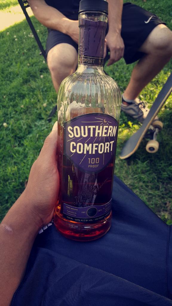 DKennett15's tweet photo. Nothing better than fresh air and some southern comfort👌😏🌞 http://t.co/wBtlTfG1Eb