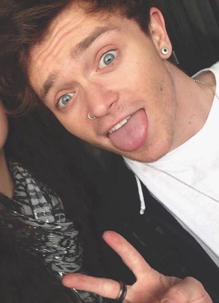 thevampspics's tweet photo. he's so beautiful http://t.co/1HEqvFSH8w
