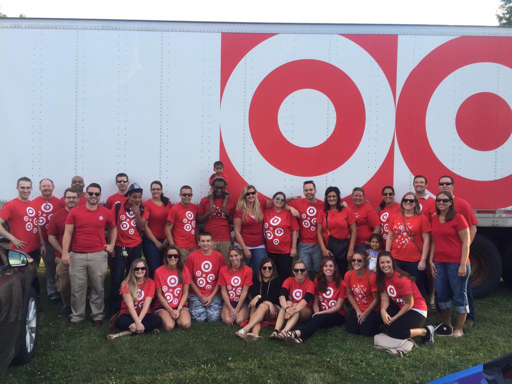 <a href="/Target/">Target</a> crew volunteering for the #upstateNY community! <a href="/MicheleErickso9/">Michele Erickson</a> <a href="/DuWayneWalker/">DuWayne W</a> @Ecorreia80Erica #NNO #G498