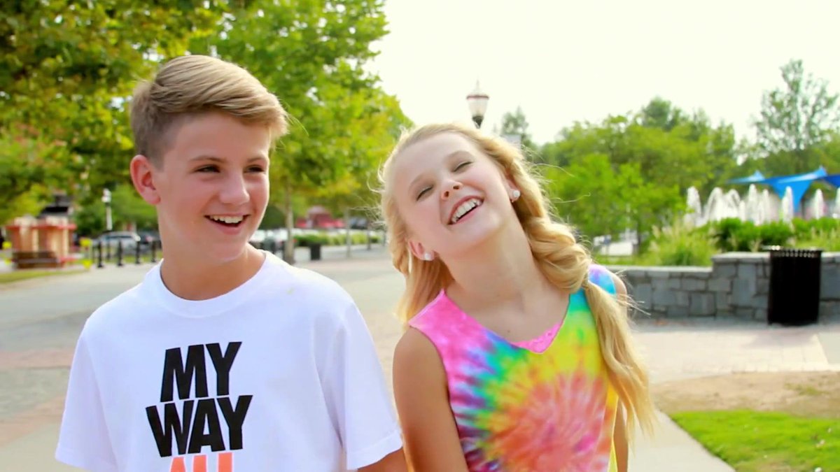 MattyBRapsMBR's tweet photo. @MattyBRaps &amp; @itsjojosiwa 
GREAT MUSIC VIDEO
#RightNowImMissingYou HERE: https://t.co/j64uZ1NHUH http://t.co/F3samgwS1i