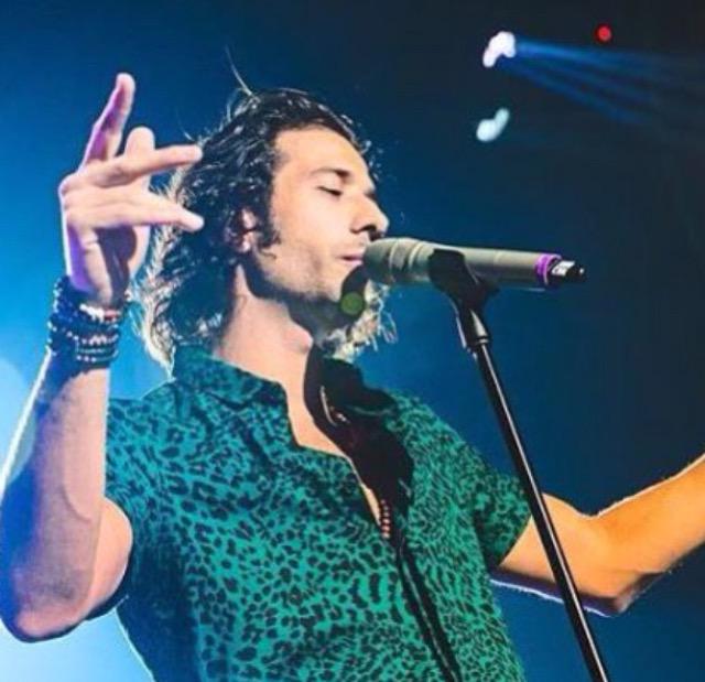 ournameisMAGIC's tweet image. Feel the vibes mon!