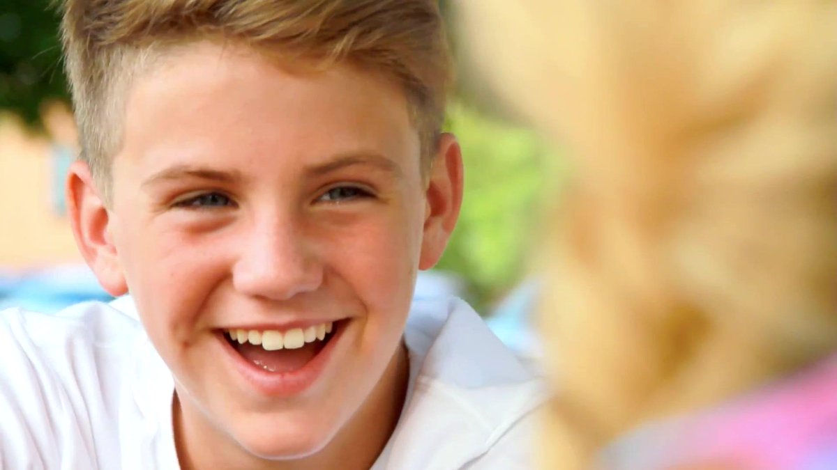 MattyBRapsMBR's tweet photo. MY FAV SCREENSHOTS FROM 
@MattyBRaps &amp; @itsjojosiwa 
MUSIC VIDEO
#RightNowImMissingYou HERE: https://t.co/j64uZ1NHUH http://t.co/QOMLyUfZu2