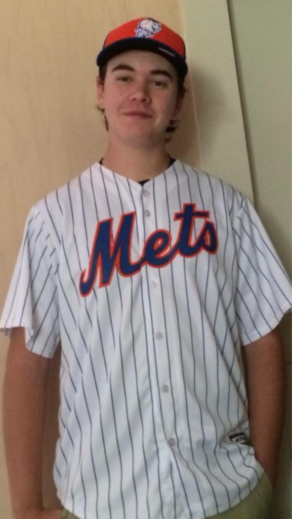 CarsonTebbetts's tweet photo. When the Mets are in first place #GBott http://t.co/BjnjRH3sjG