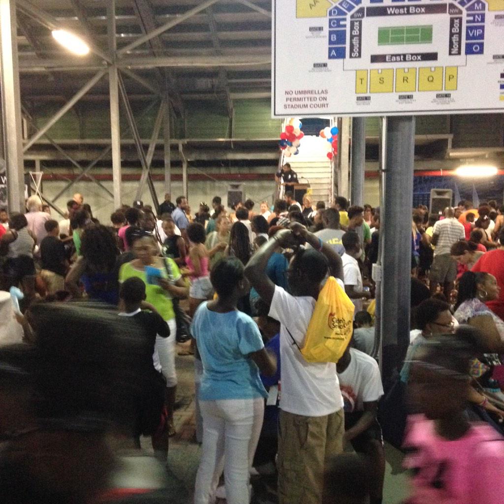 DelrayBeachPD's tweet photo. Calling all green raffle tickets to the podium! #DBNightOut #NationalNightOut http://t.co/bw3RzmNpW6