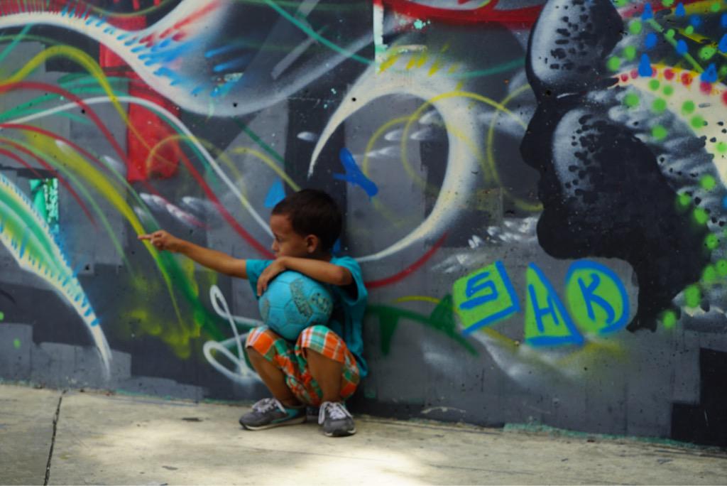 AnaKrisPa's tweet photo. Aquí tenéis algunas fotos de nuestra experiencia en el Graffitour de CasaKolacho en #Medellín Jeihhco #MeetTheWorld http://t.co/iWu8HGZyYG