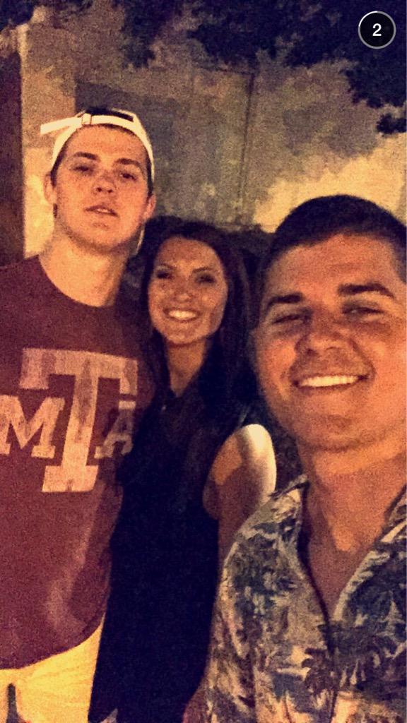 loganlynch77's tweet photo. Little throwback with @LandryRyan and @ErinKamlowsky 💯 http://t.co/q00aamrcZX
