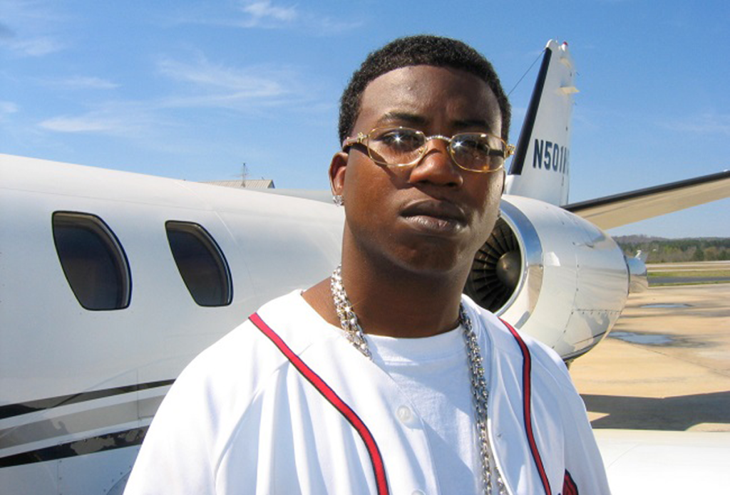 VibeSafari's tweet photo. @gucci1017 "Might Be" (#Skware Remix) @HearInColors http://t.co/zB1DdRnrJz http://t.co/tydZOh25Yn