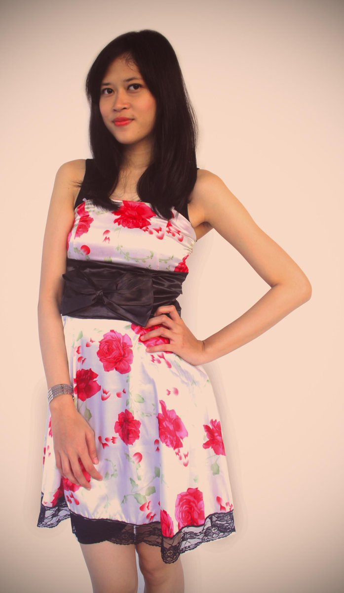 Mini Big Flower Dress

Price 150K