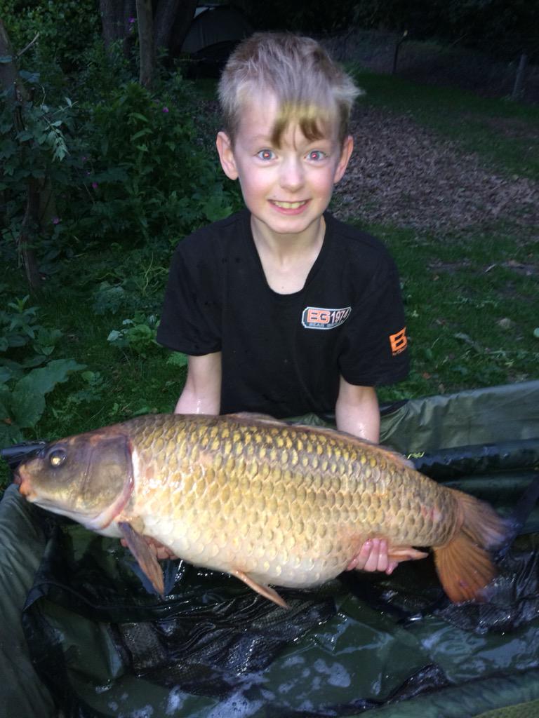 Alfie Howells with a cracking 24.8 ghosty <a href="/Taswood_lakes/">Taswood_lakes</a>