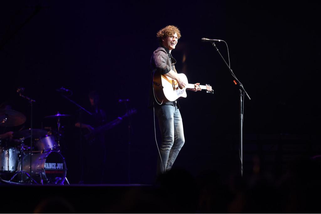 #vancejoy opens up for Taylor swift <a href="/Northlands/">Northlands</a> rexall place in Edmonton. #yeg #yegevents <a href="/vancejoy/">Vance Joy</a>