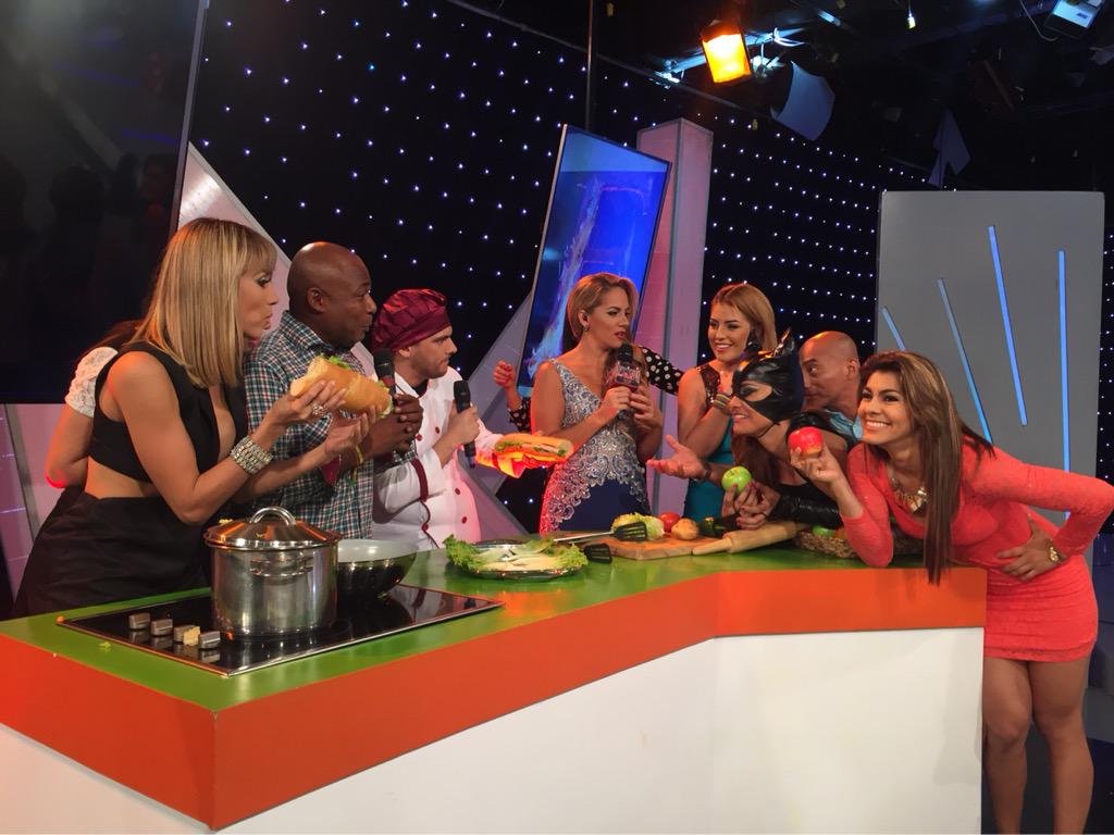 tcsoyelmejor's tweet photo. ¡Ya lo sabes! @decasaencasatc te espera MAÑANA en su gran casting. ¿Cocinas? Trae tu MEJOR plato. #ElPoleDanceVIP 🍴🍲 http://t.co/ZQz38EM6iO