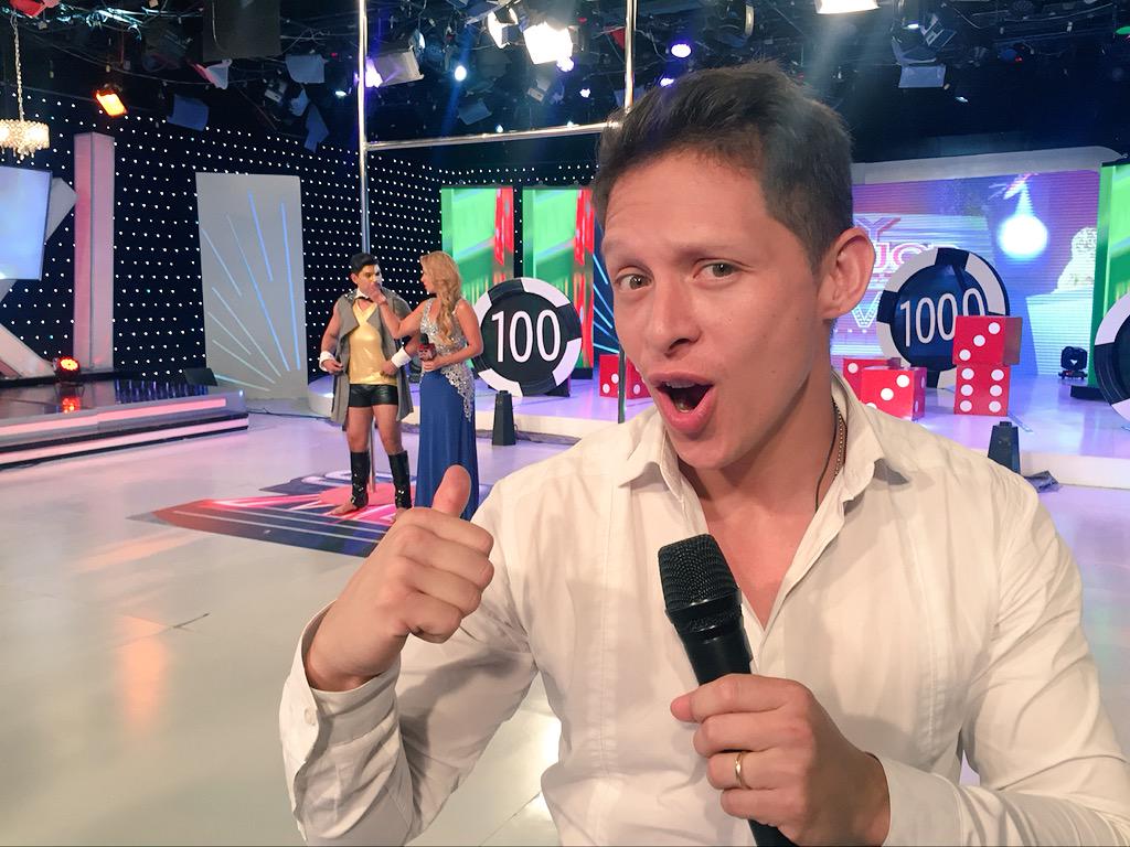 tcsoyelmejor's tweet photo. ¿Qué pasa tras cámaras? @Jcpalma_ te lo cuenta aquí http://t.co/hTrJN6dCTU ¡Conéctate y tuitea! HT: #ElPoleDanceVIP http://t.co/zKNefIQsWd