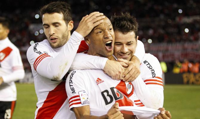 RiverLPM's tweet photo. #RiverPlate va por la gloria: http://t.co/amj3rXOvJJ http://t.co/hpiHoaudH9