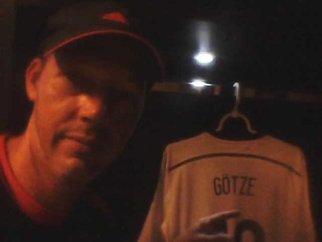 Futestudos's tweet photo. BJ Oliveira , no vestiário do #MARACANÃ , onde Götze se preparou para fazer o gol da final da Copa do Mundo de 2014 . http://t.co/gepLovoSt5